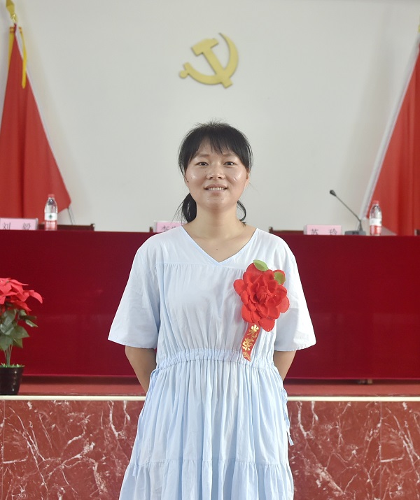 经管陈剑英.JPG 经管陈剑英.JPG