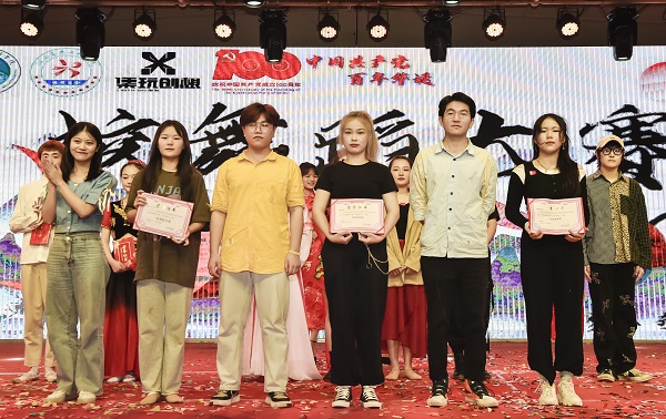 22优秀团体奥创健身 护理学院文艺部 王玲 石雅红优秀组合.jpg 22优秀团体奥创健身 护理学院文艺部 王玲 石雅红优秀组合.jpg