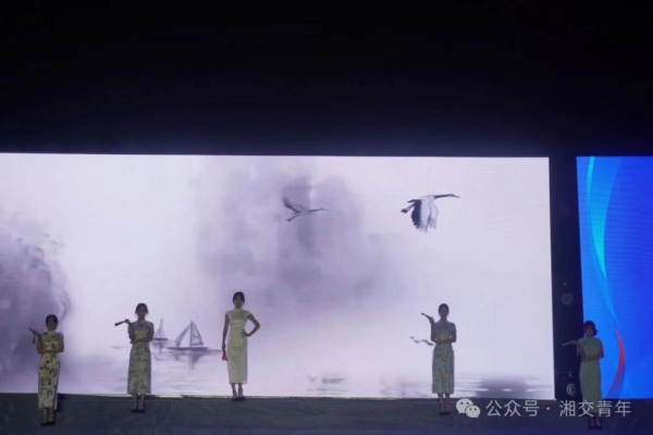 0aa2212db8369b8162f515aa1dcc663.jpg 0aa2212db8369b8162f515aa1dcc663.jpg